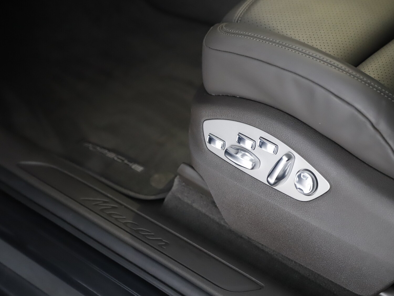 Used Porsche Macan 2024 for sale - 76235165: Photo 22