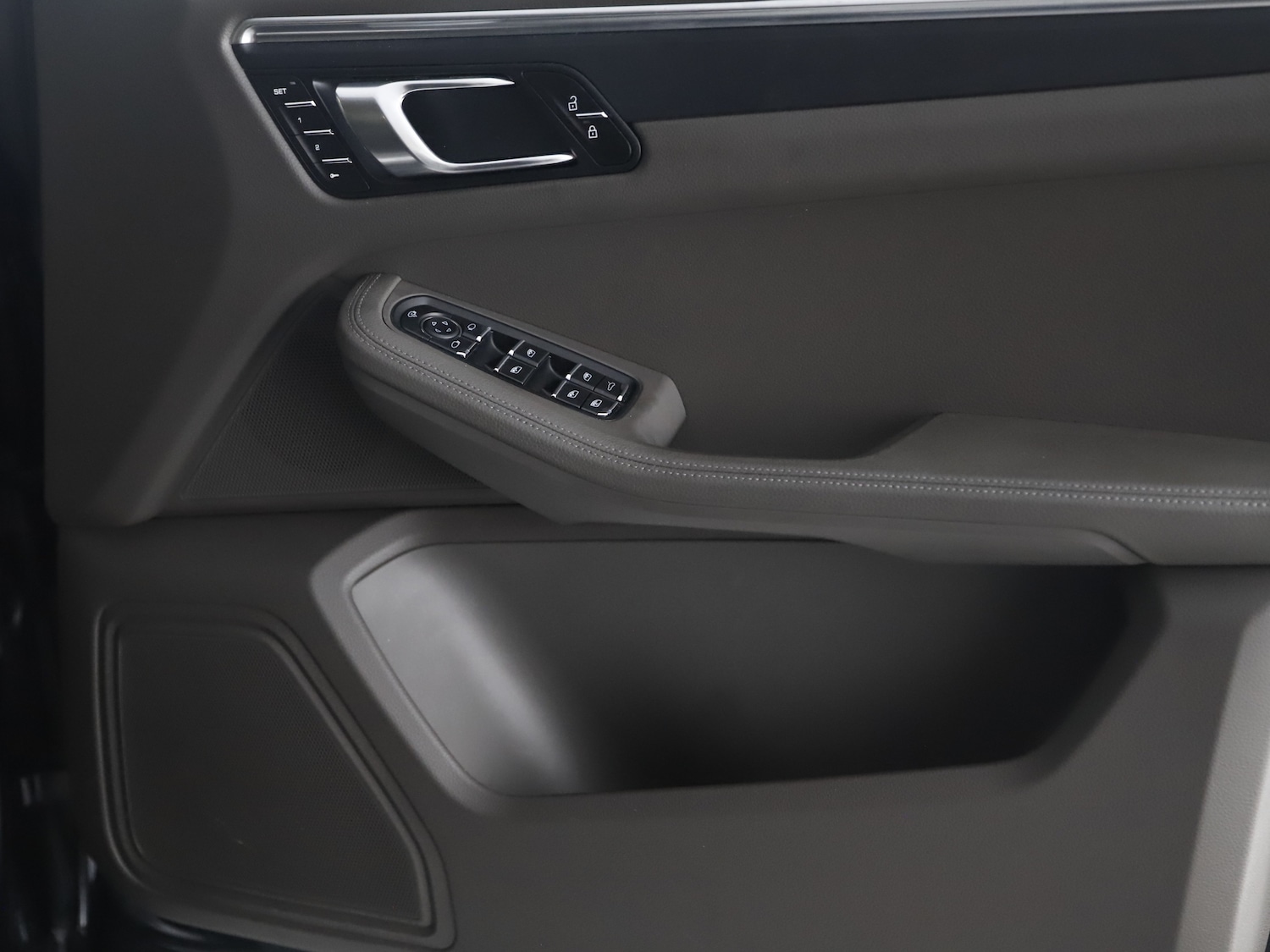 Used Porsche Macan 2024 for sale - 76235165: Photo 26