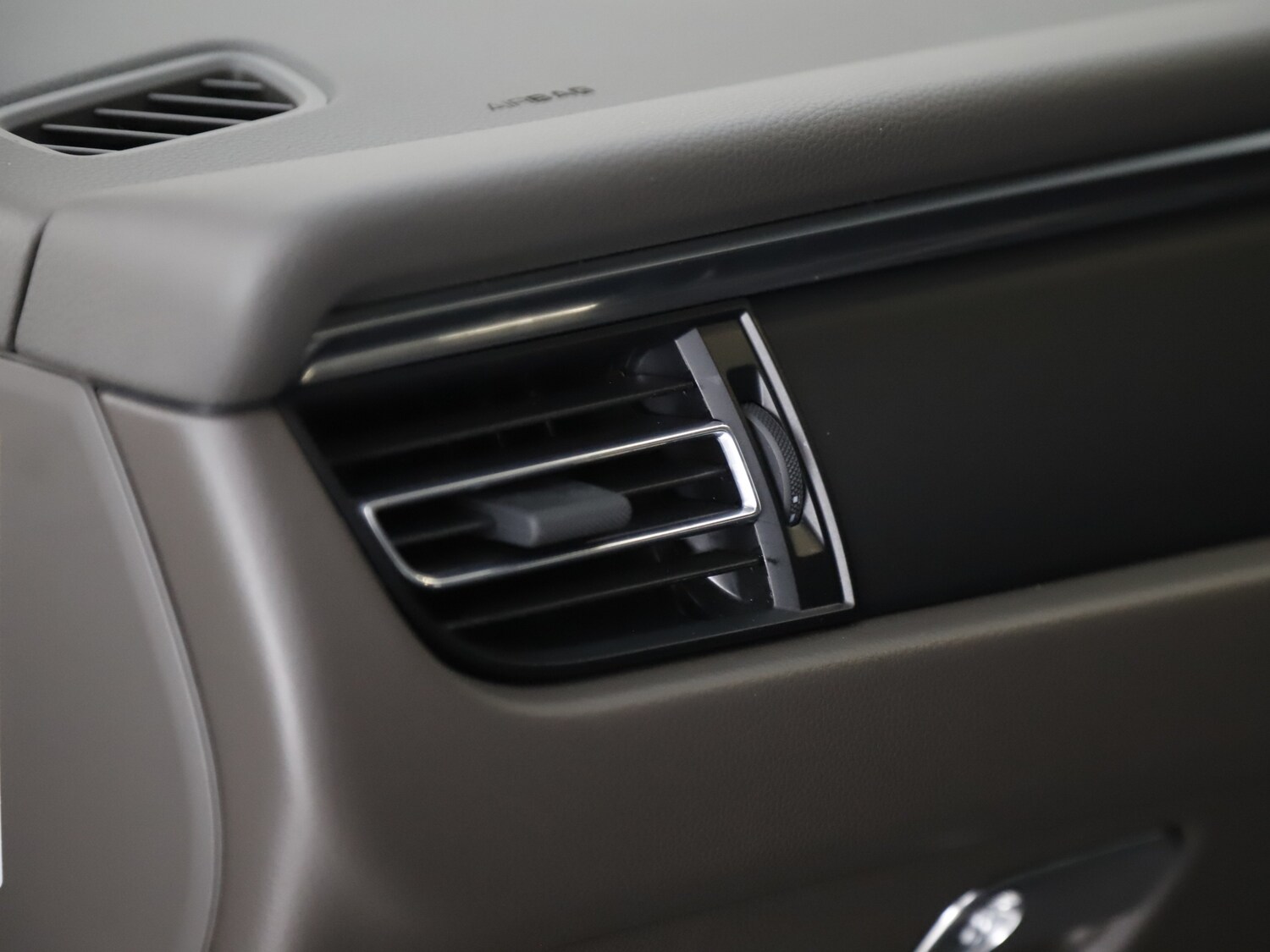 Used Porsche Macan 2024 for sale - 76235165: Photo 35