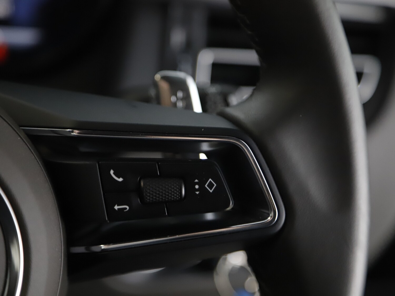 Used Porsche Macan 2024 for sale - 76235165: Photo 41