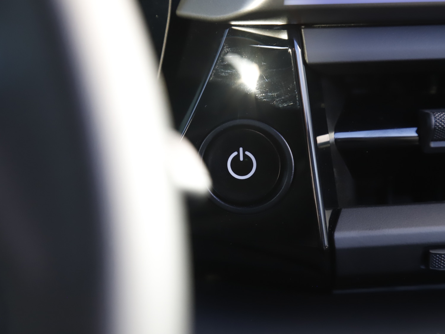 Used Porsche Macan 2025 for sale - 77211662: Photo 39