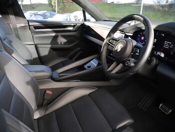 Used Porsche Macan 2025 for sale - 77211662: Photo