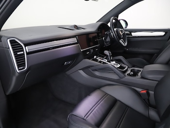 Used Porsche Cayenne 1969 for sale - 75985602: Photo
