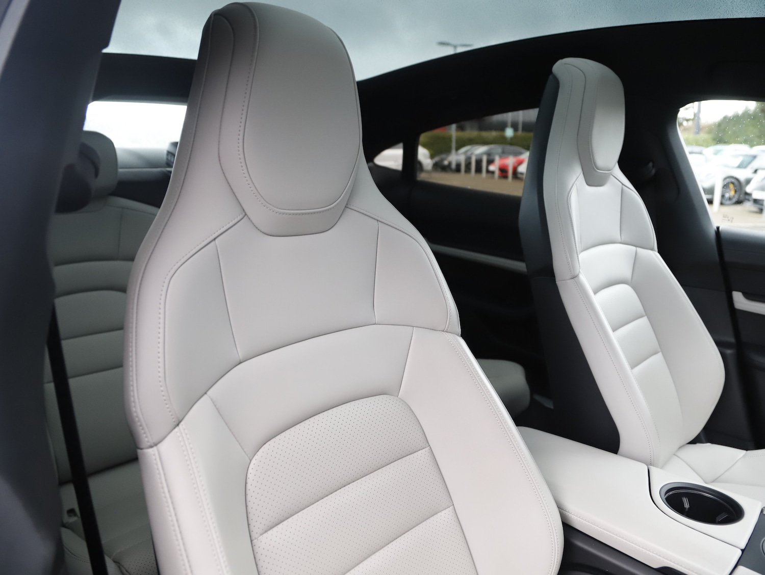 Used Porsche Taycan 2022 for sale - 77836186: Photo 22