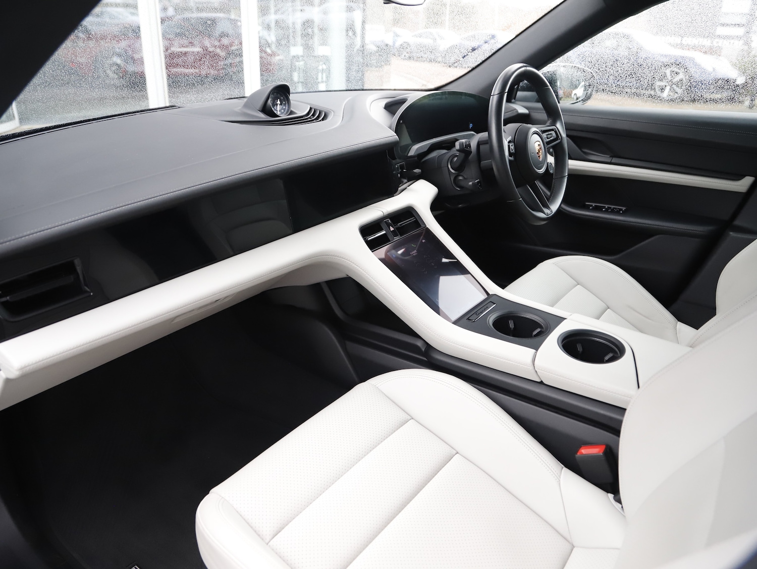 Used Porsche Taycan 2022 for sale - 77836186: Photo 4