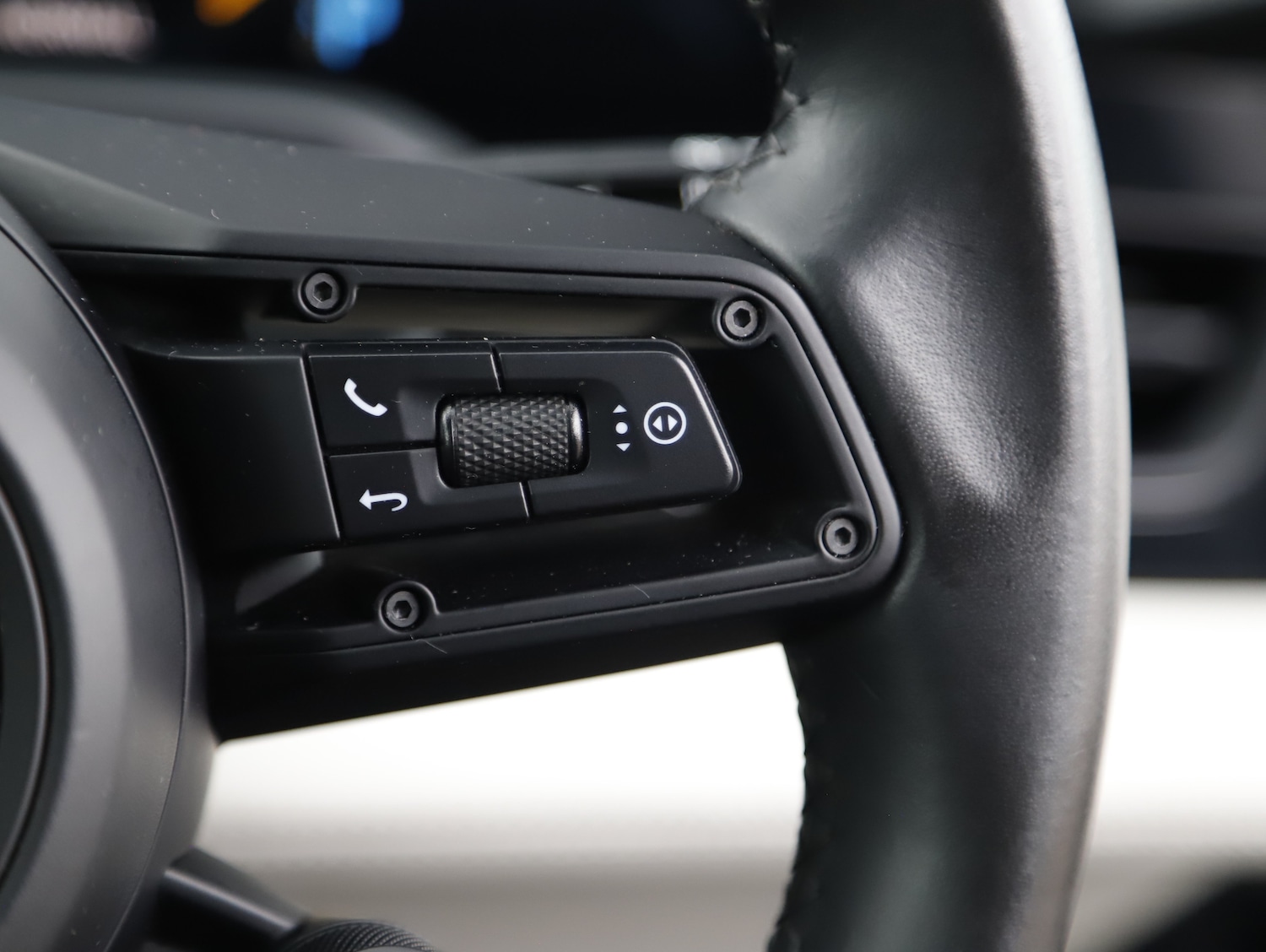 Used Porsche Taycan 2022 for sale - 77836186: Photo 40