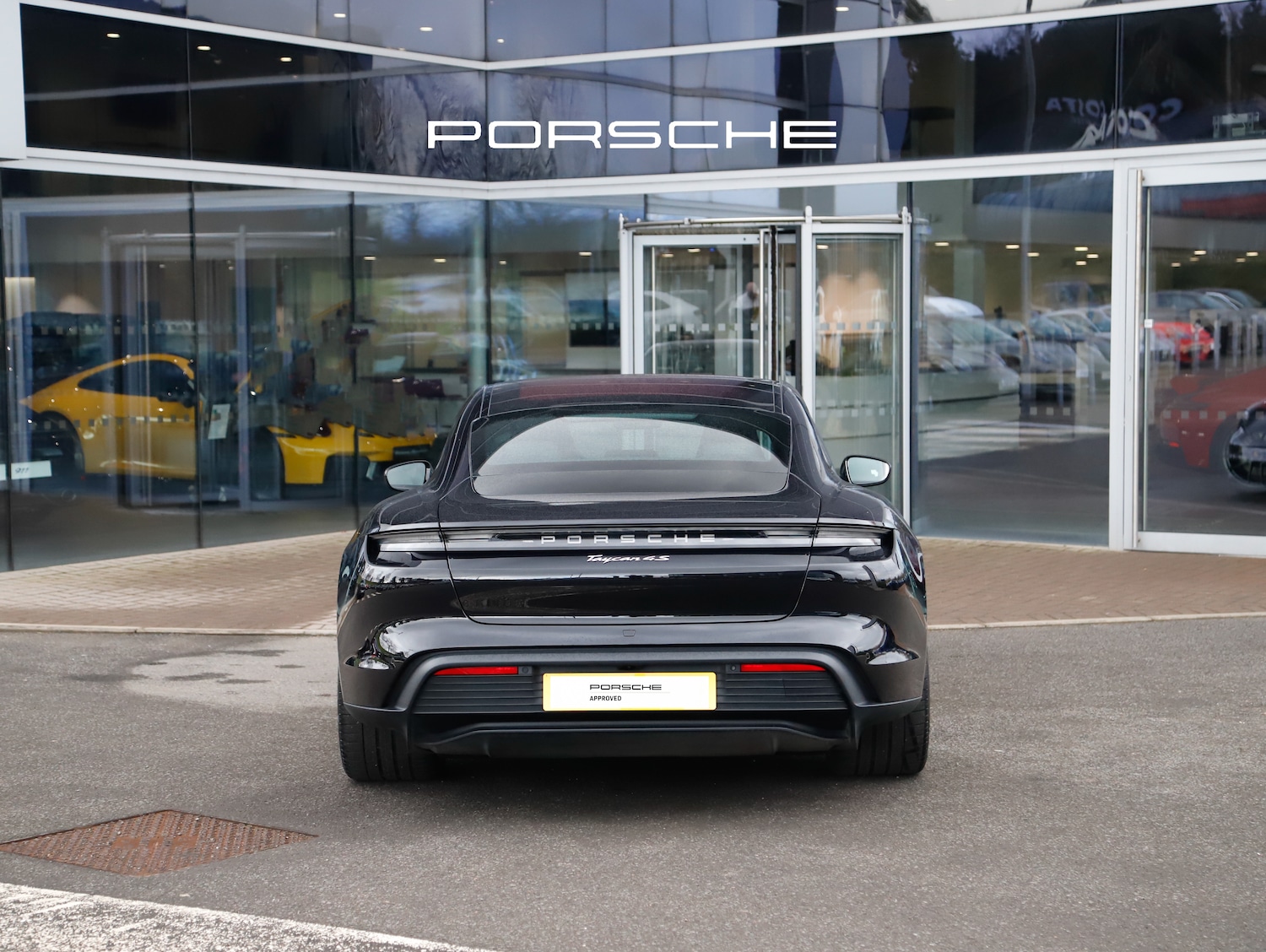 Used Porsche Taycan 2022 for sale - 77836186: Photo 8