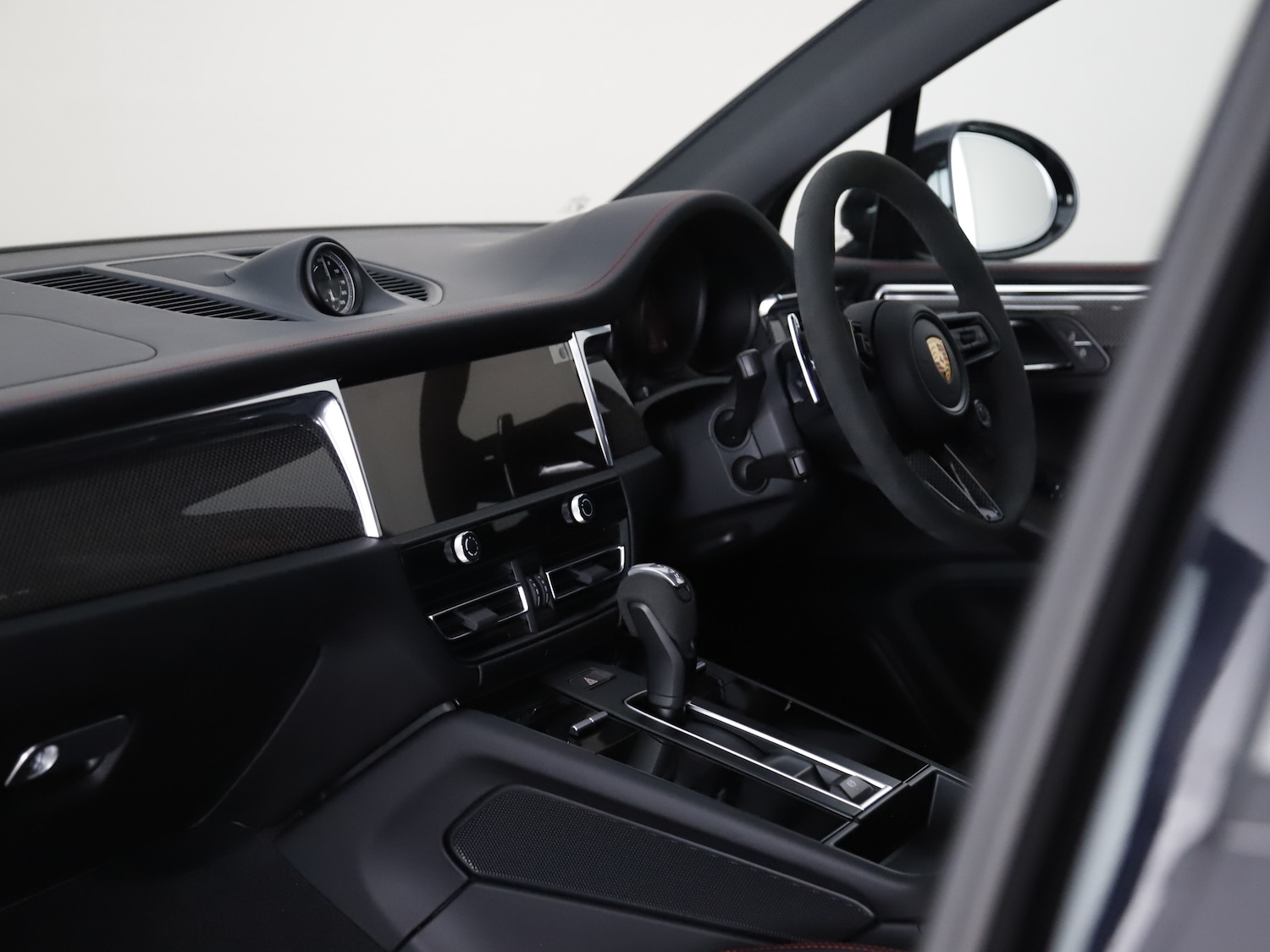 Used Porsche Macan 2025 for sale - 76184795: Photo 22