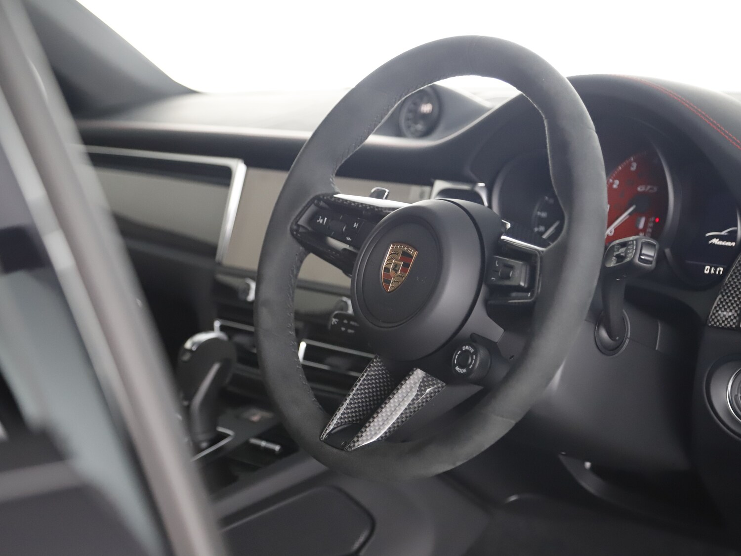 Used Porsche Macan 2025 for sale - 76184795: Photo 24