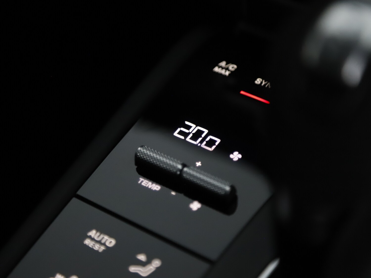 Used Porsche Macan 2025 for sale - 76184795: Photo 26