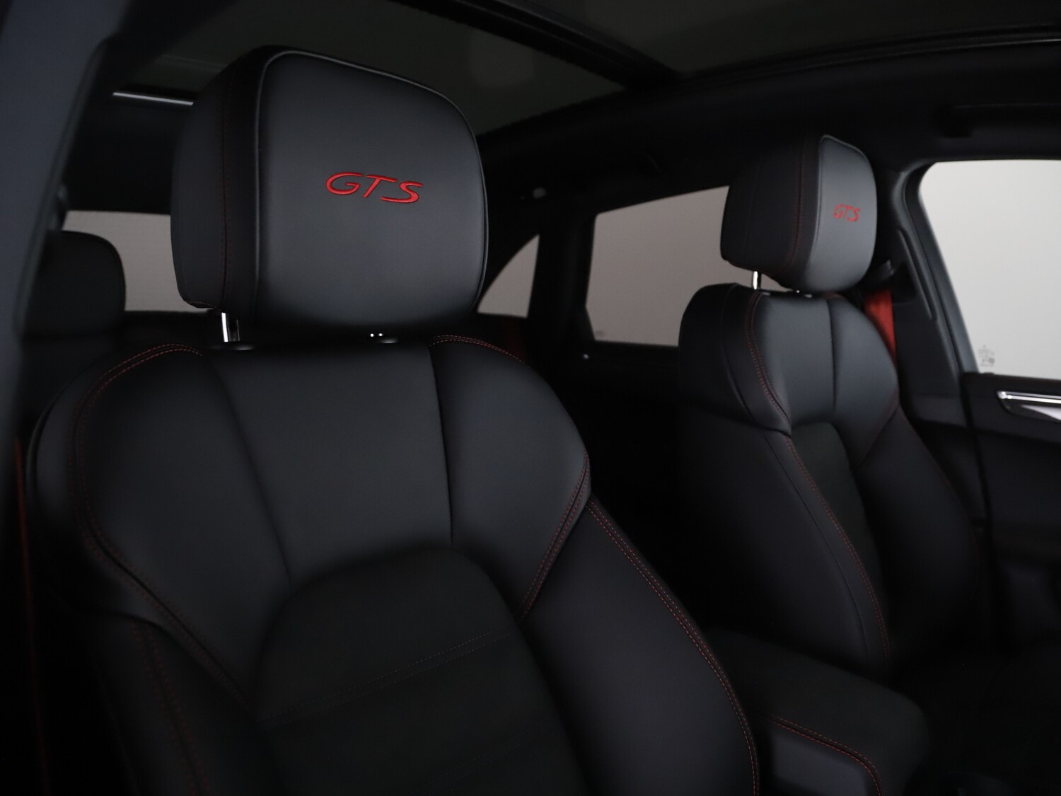 Used Porsche Macan 2025 for sale - 76184795: Photo 33