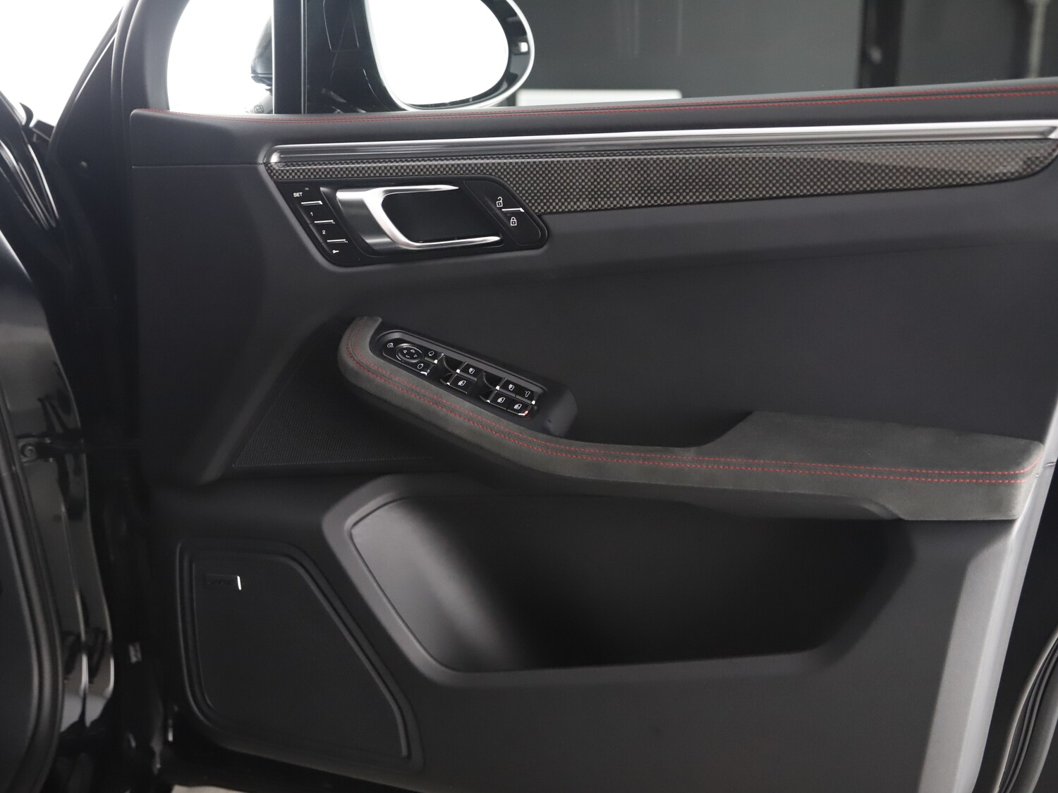 Used Porsche Macan 2025 for sale - 76184795: Photo 42