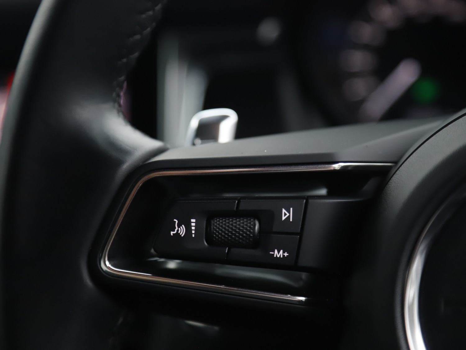 Used Porsche Macan 2023 for sale - 77408833: Photo 12