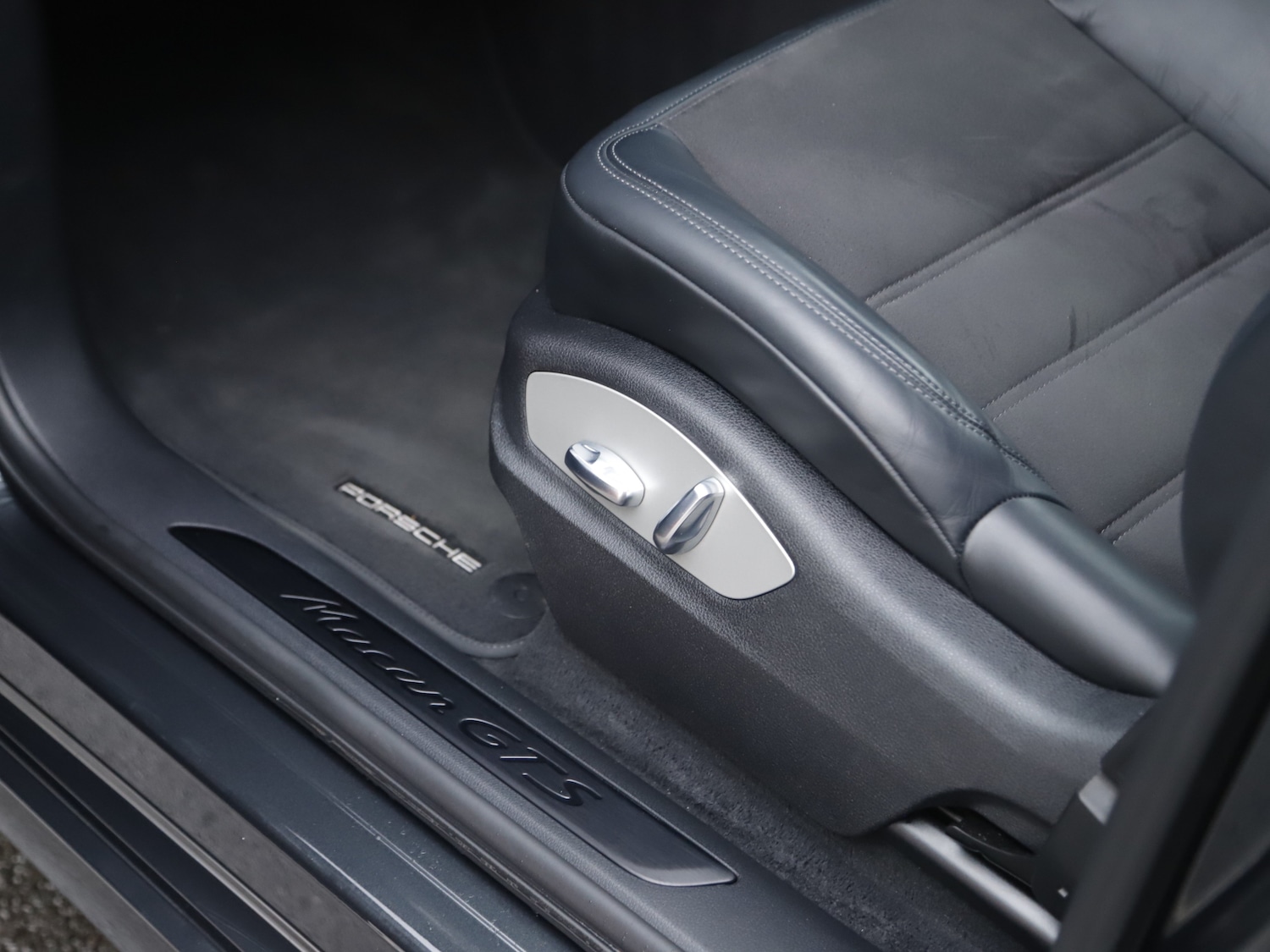 Used Porsche Macan 2023 for sale - 77408833: Photo 16