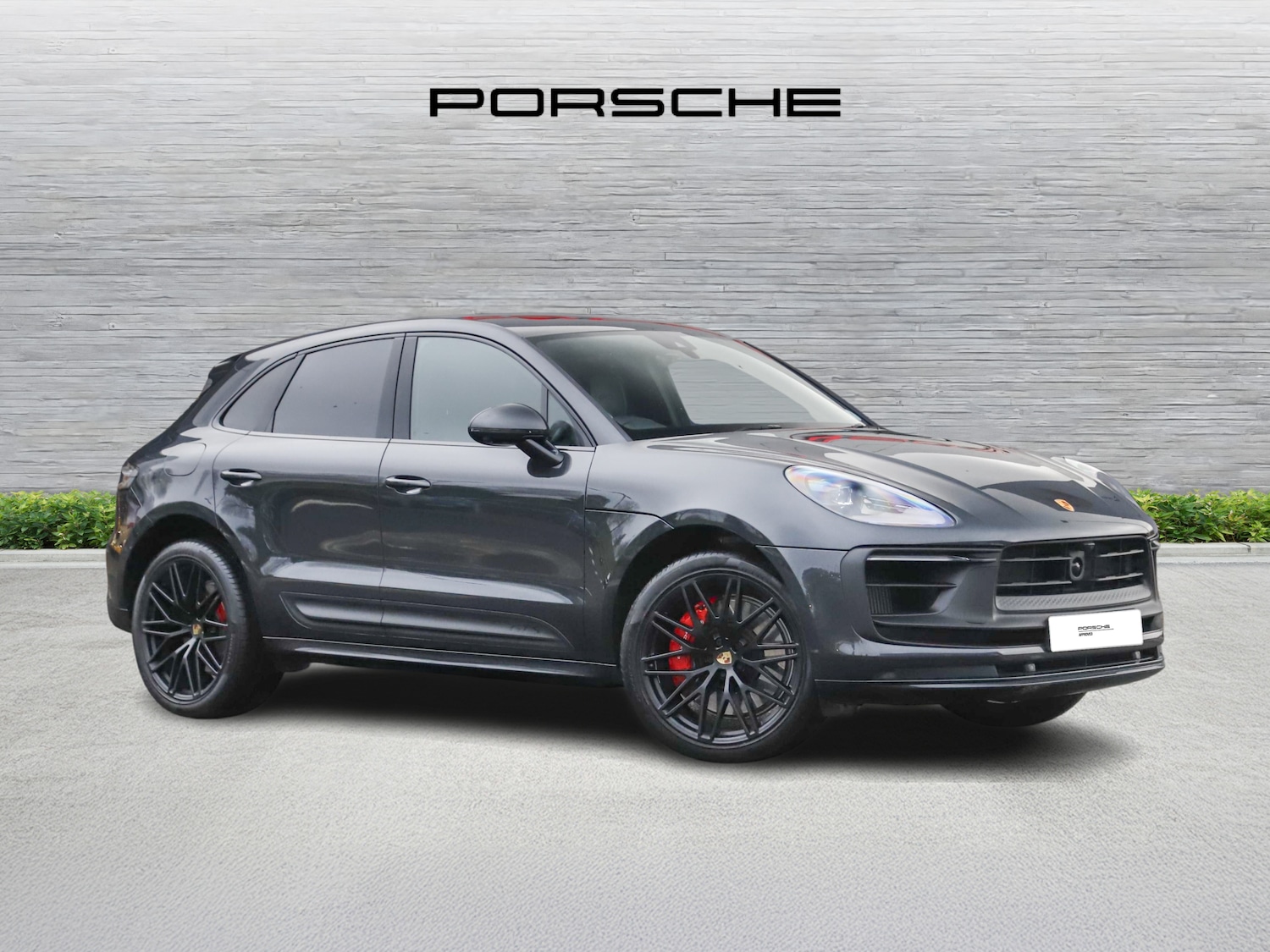 Used Porsche Macan 2023 for sale - 77408833: Photo 2