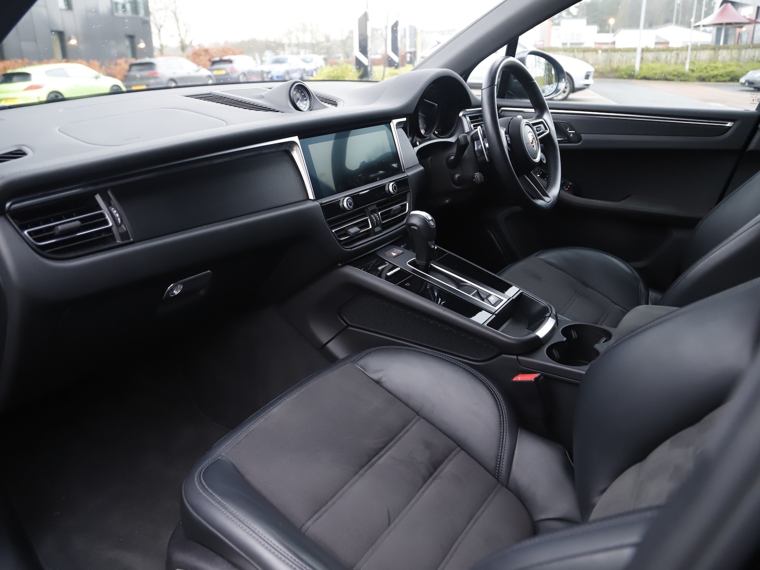 Used Porsche Macan 2023 for sale - 77408833: Photo 4