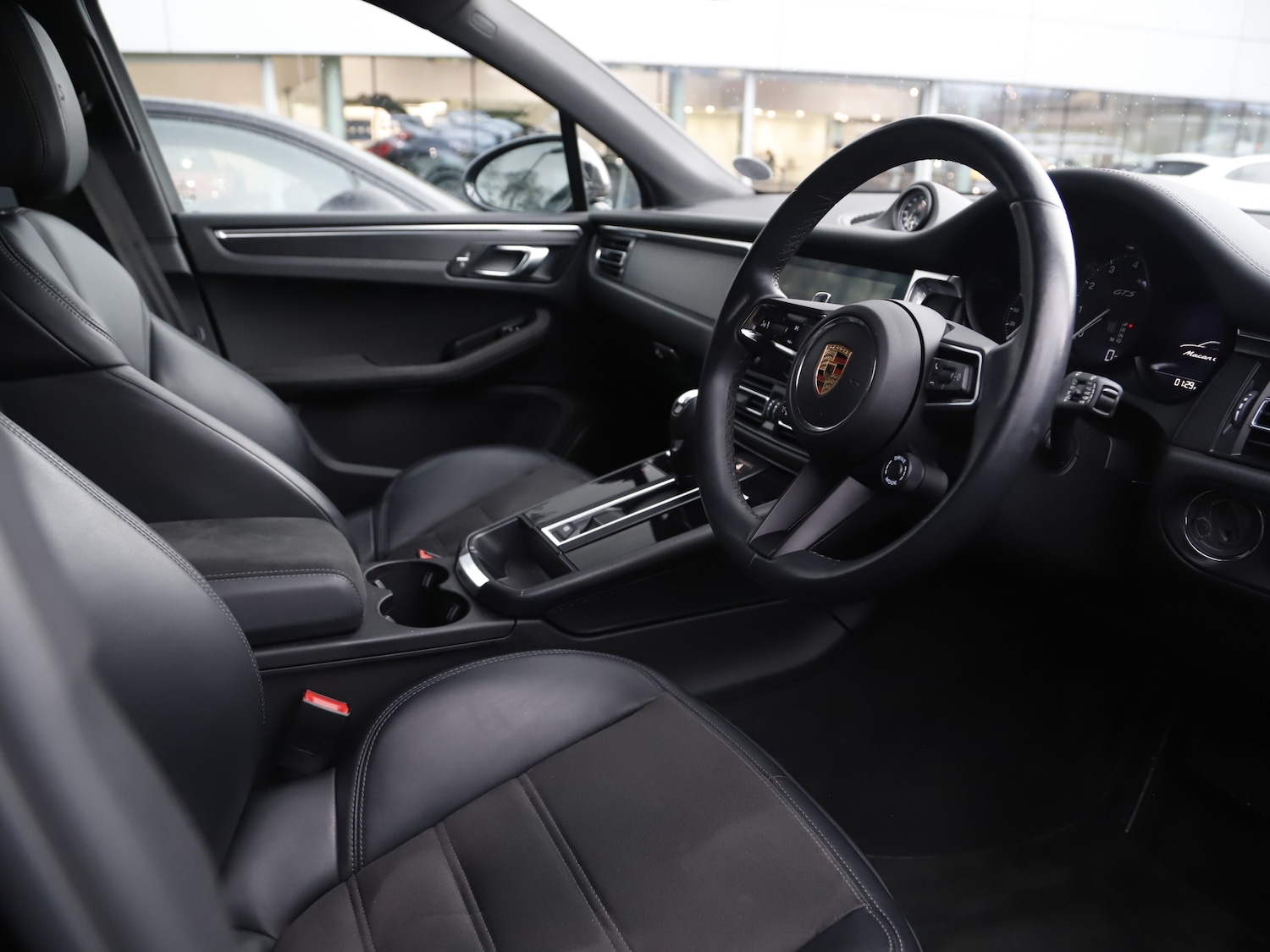 Used Porsche Macan 2023 for sale - 77408833: Photo 42