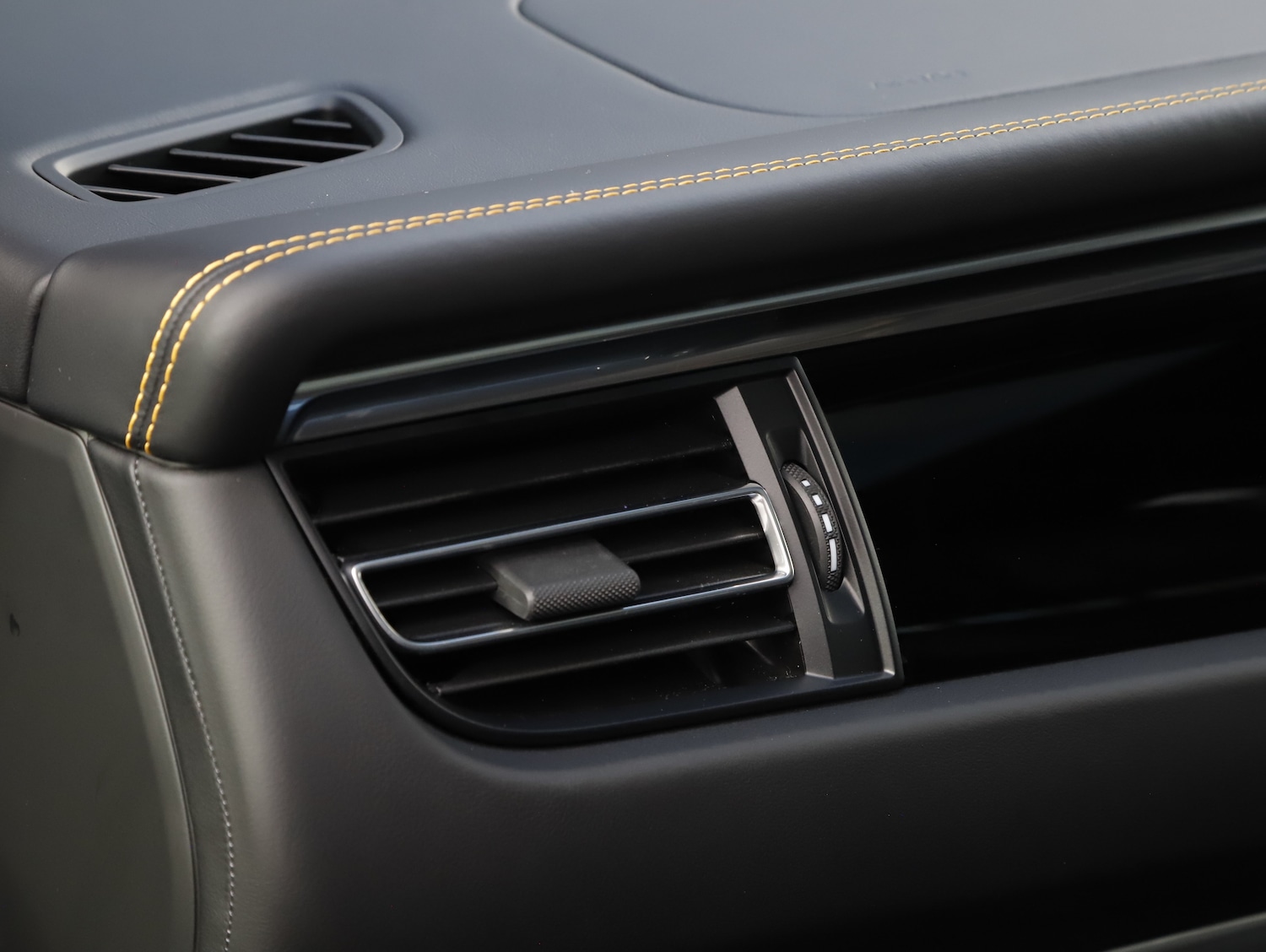 Used Porsche Macan 2024 for sale - 77836187: Photo 21