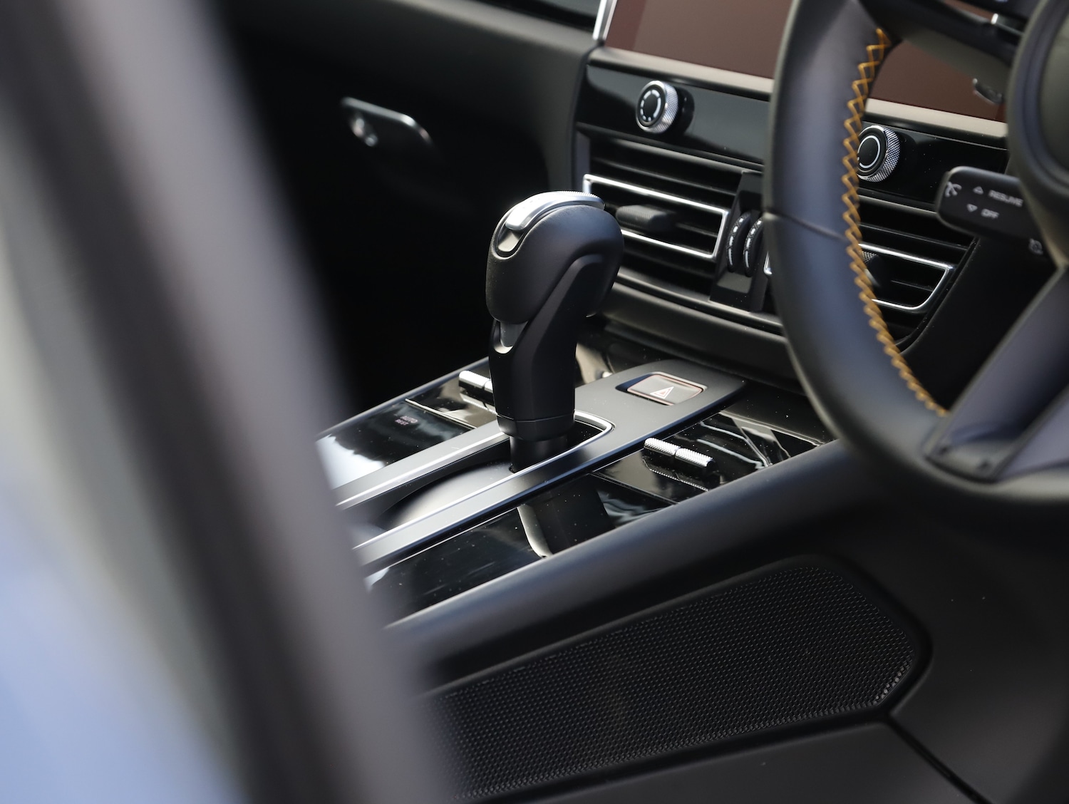 Used Porsche Macan 2024 for sale - 77836187: Photo 26