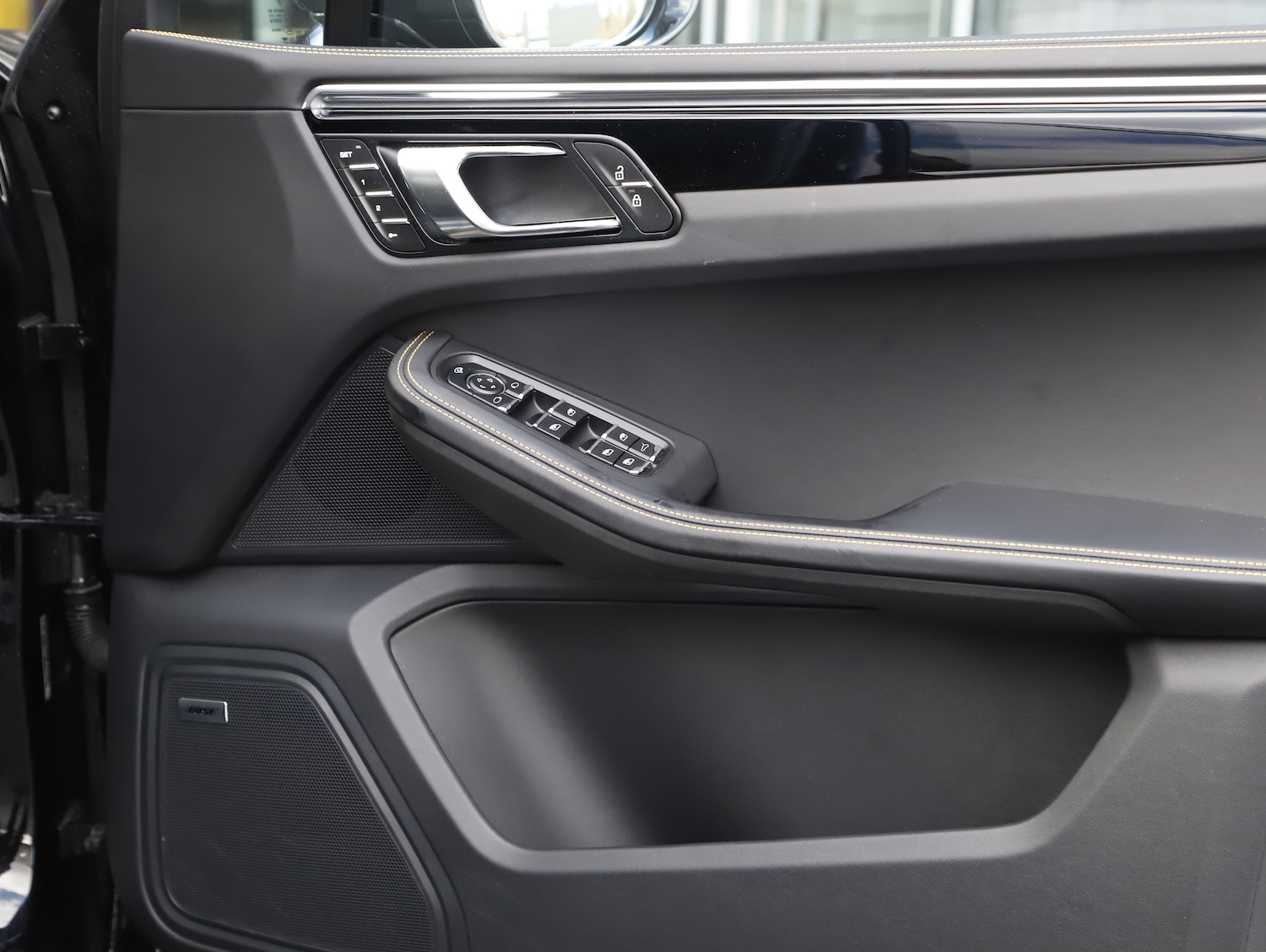 Used Porsche Macan 2024 for sale - 77836187: Photo 28