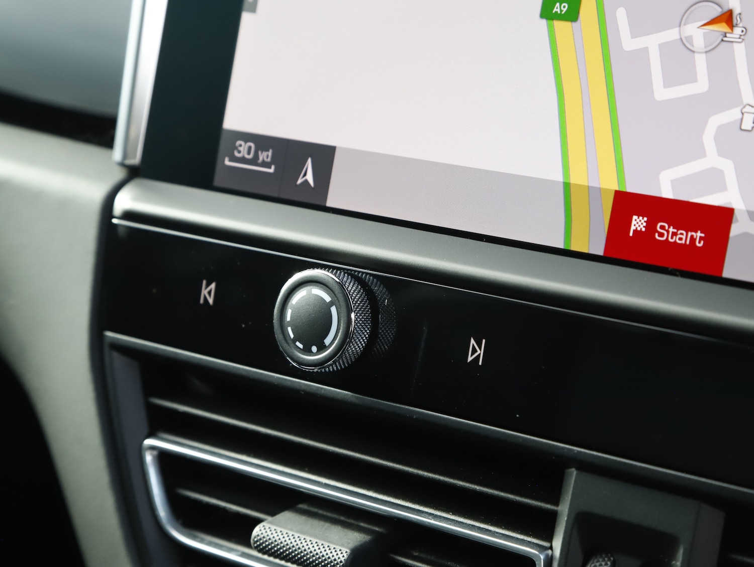 Used Porsche Macan 2024 for sale - 77836187: Photo 43