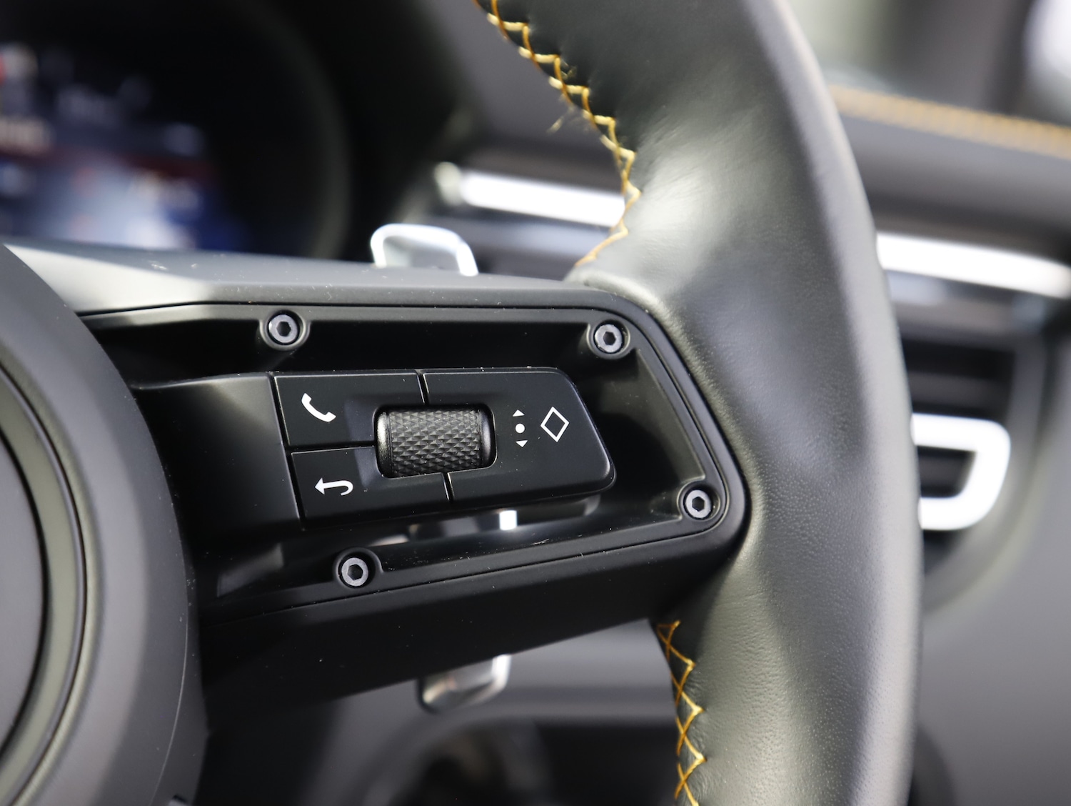 Used Porsche Macan 2024 for sale - 77836187: Photo 47