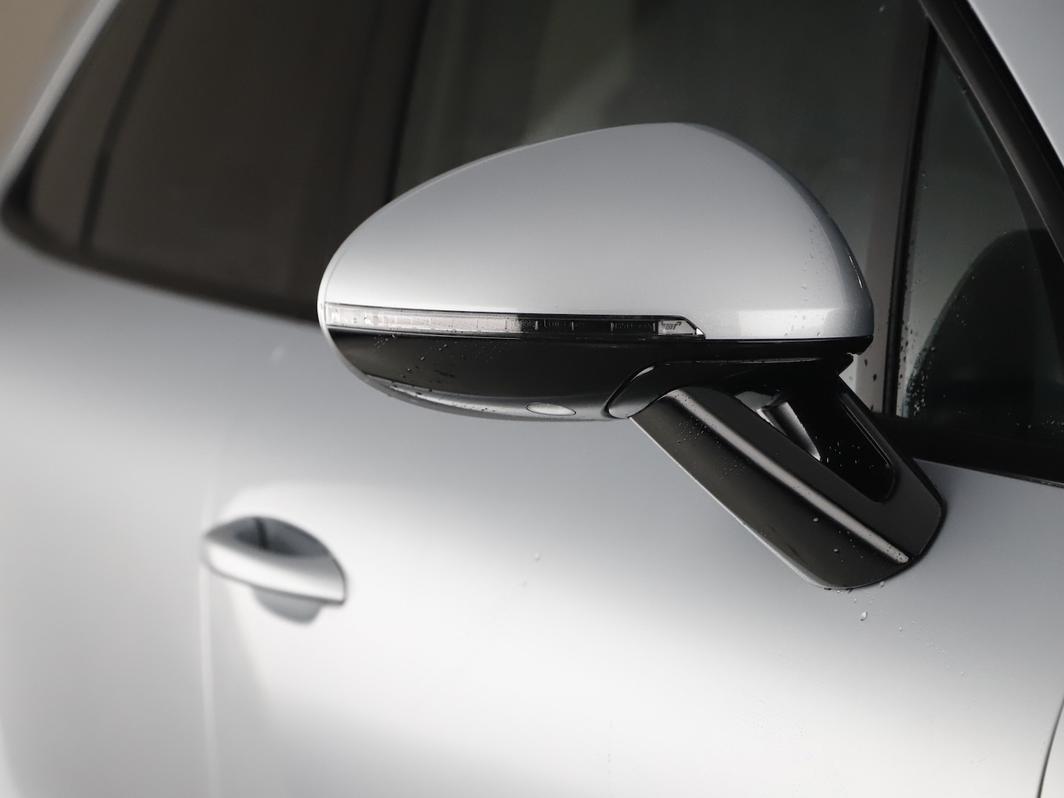 Used Porsche Macan 2025 for sale - 76416398: Photo 12