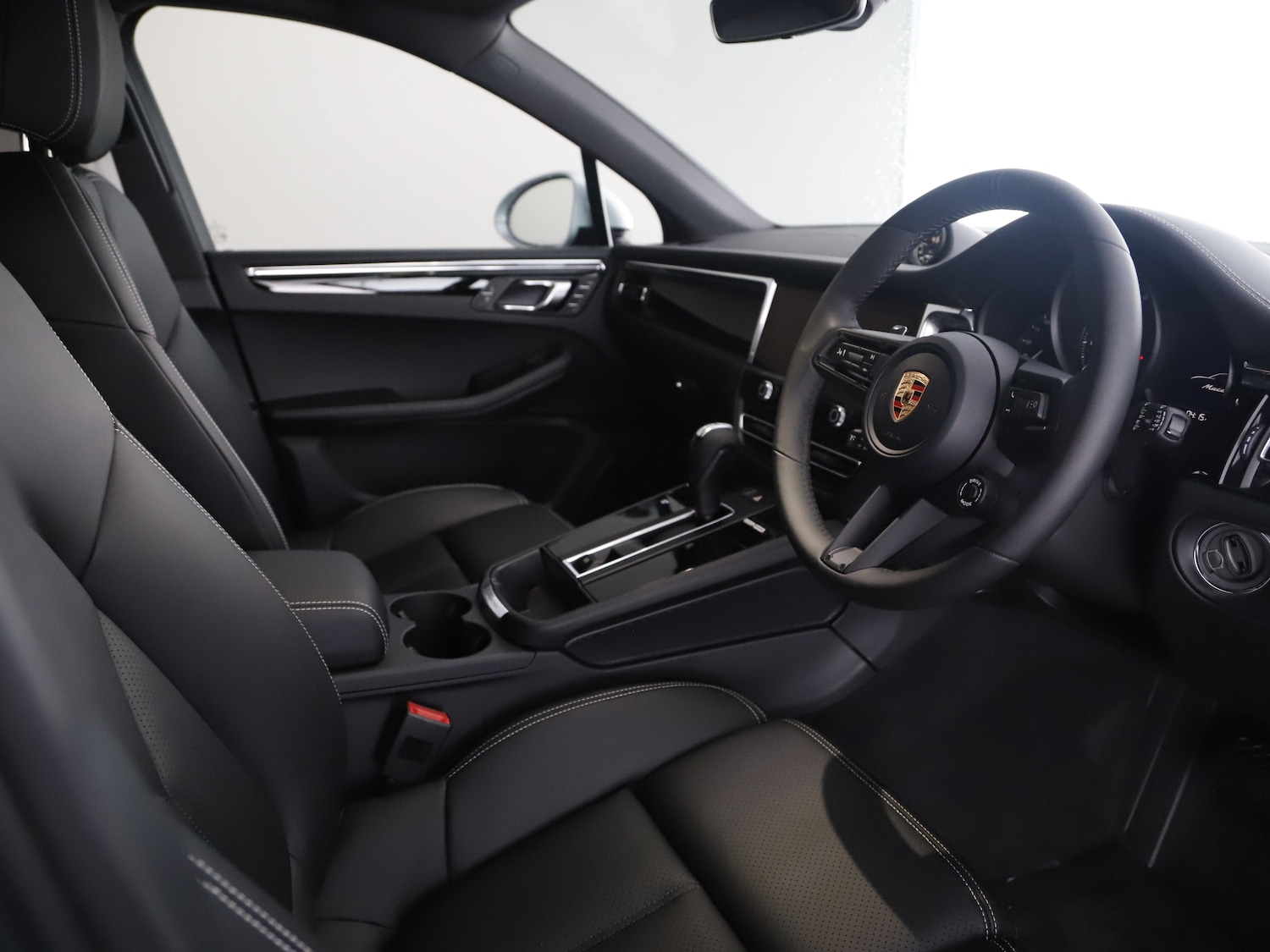 Used Porsche Macan 2025 for sale - 76416398: Photo 26
