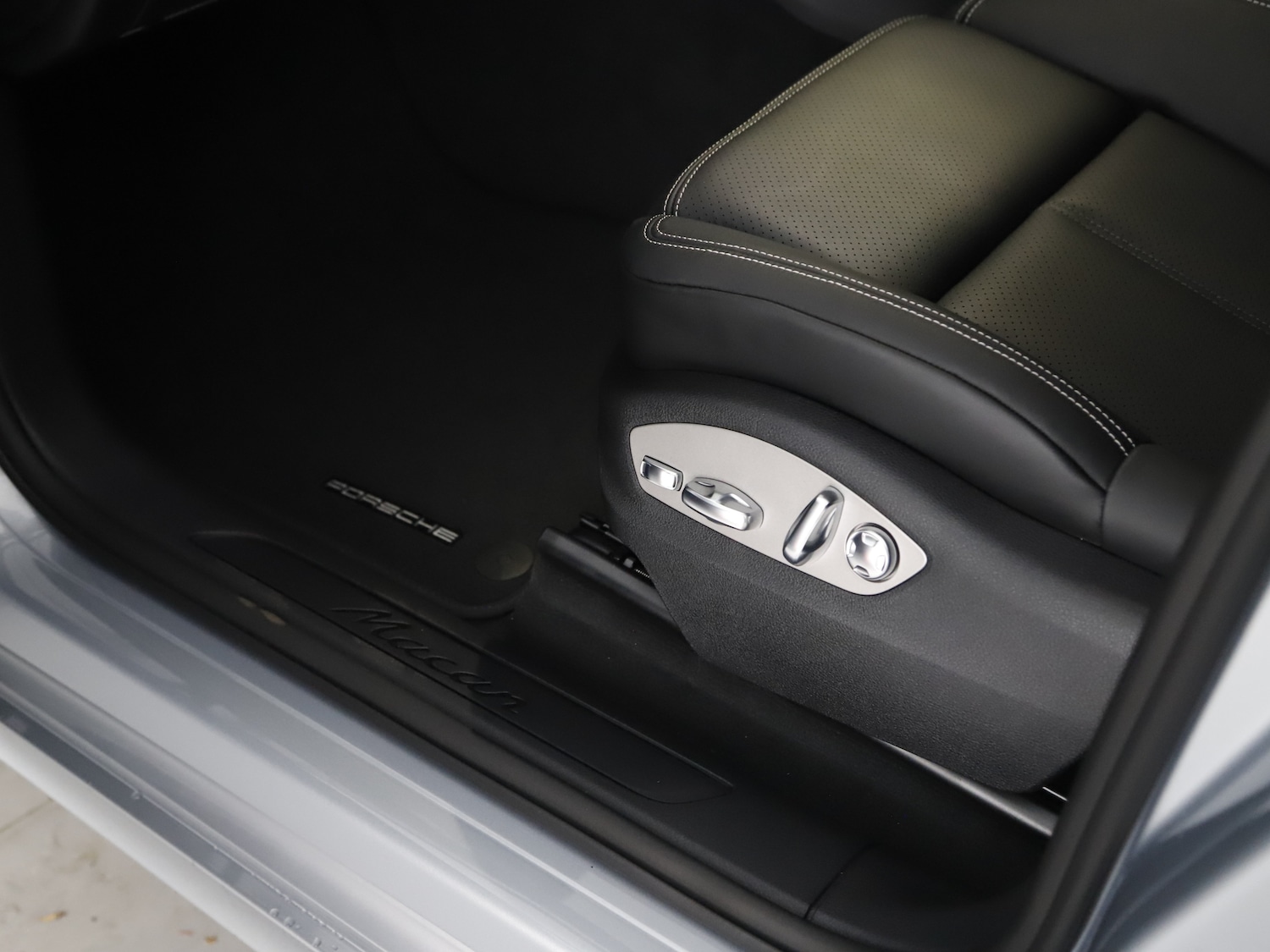 Used Porsche Macan 2025 for sale - 76416398: Photo 29