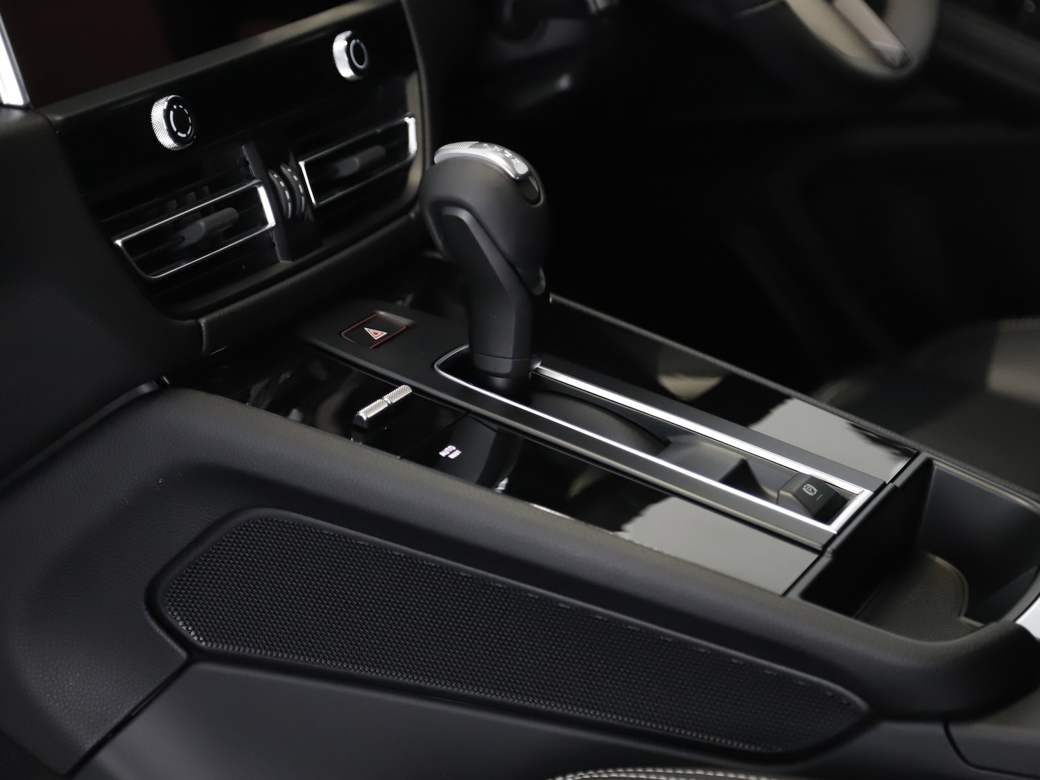 Used Porsche Macan 2025 for sale - 76416398: Photo 30