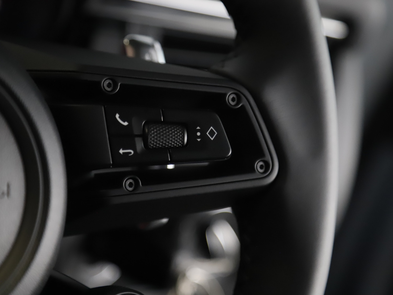 Used Porsche Macan 2025 for sale - 76416398: Photo 42