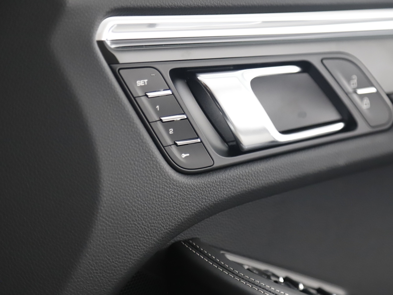 Used Porsche Macan 2025 for sale - 76416398: Photo 45