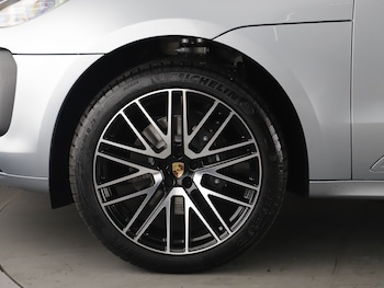 Used Porsche Macan 2025 for sale - 76416398: Photo