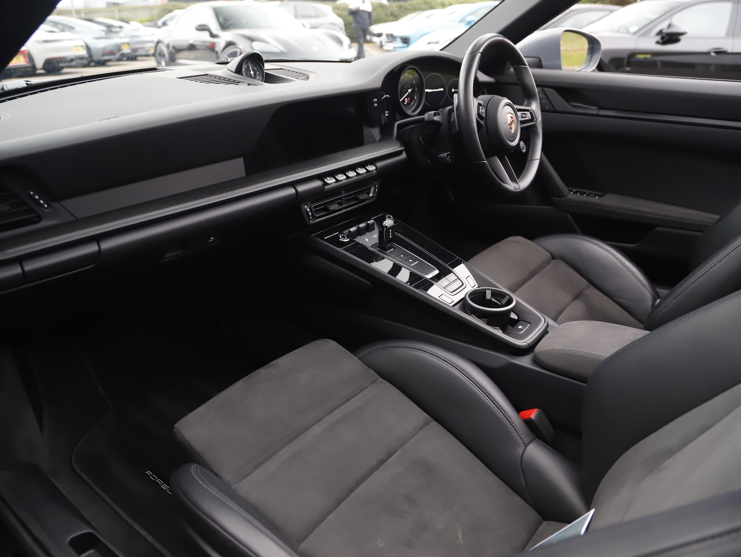 Used Porsche 911 2023 for sale - 78111231: Photo 4