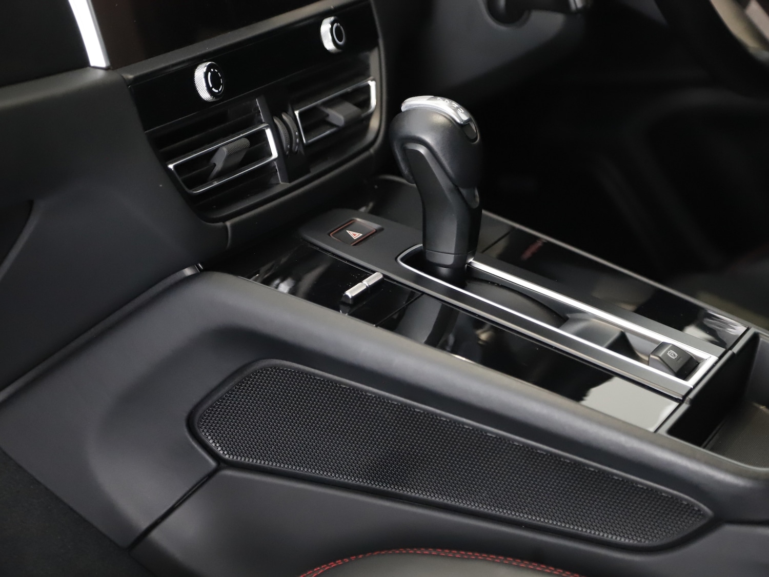 Used Porsche Macan 2021 for sale - 77691988: Photo 32