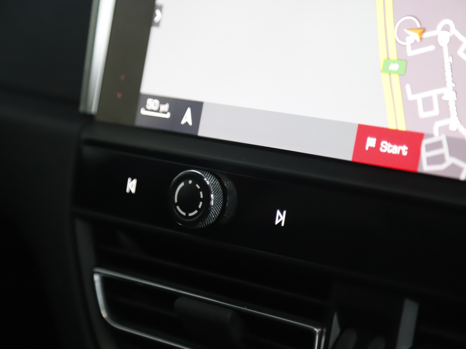 Used Porsche Macan 2021 for sale - 77691988: Photo 43