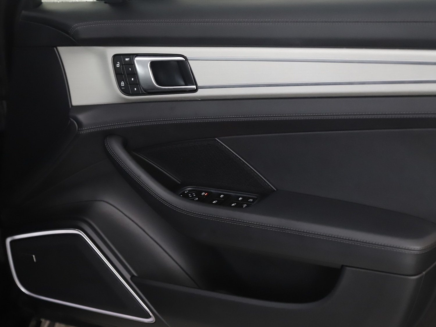 Used Porsche Panamera 2023 for sale - 77608393: Photo 30