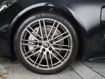 Used Porsche Panamera 2023 for sale - 77608393: Photo