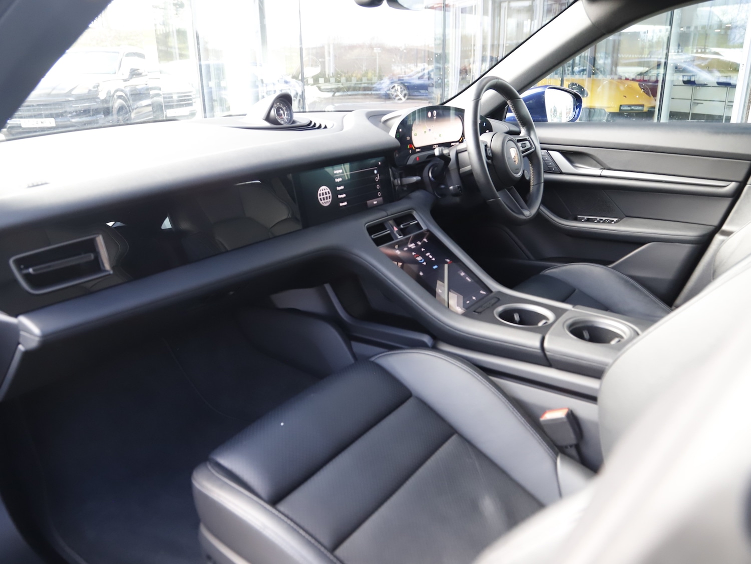 Used Porsche Taycan 2021 for sale - 78067963: Photo 4