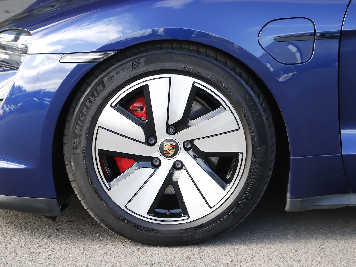 Used Porsche Taycan 2021 for sale - 78067963: Photo 5