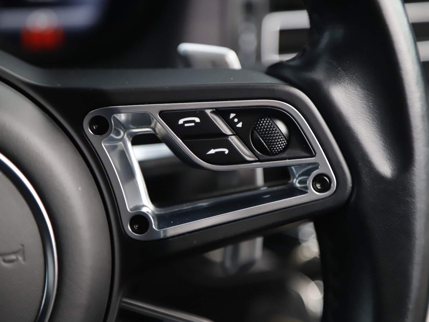 Used Porsche Macan 2021 for sale - 77249338: Photo 25