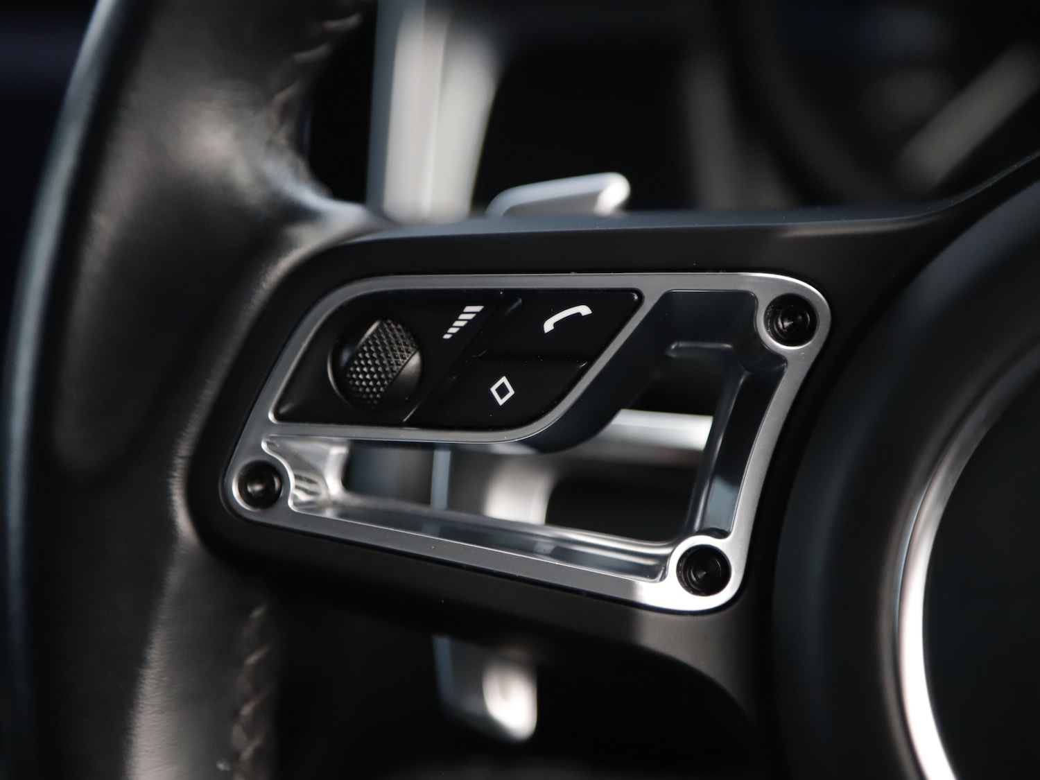 Used Porsche Macan 2021 for sale - 77249338: Photo 39