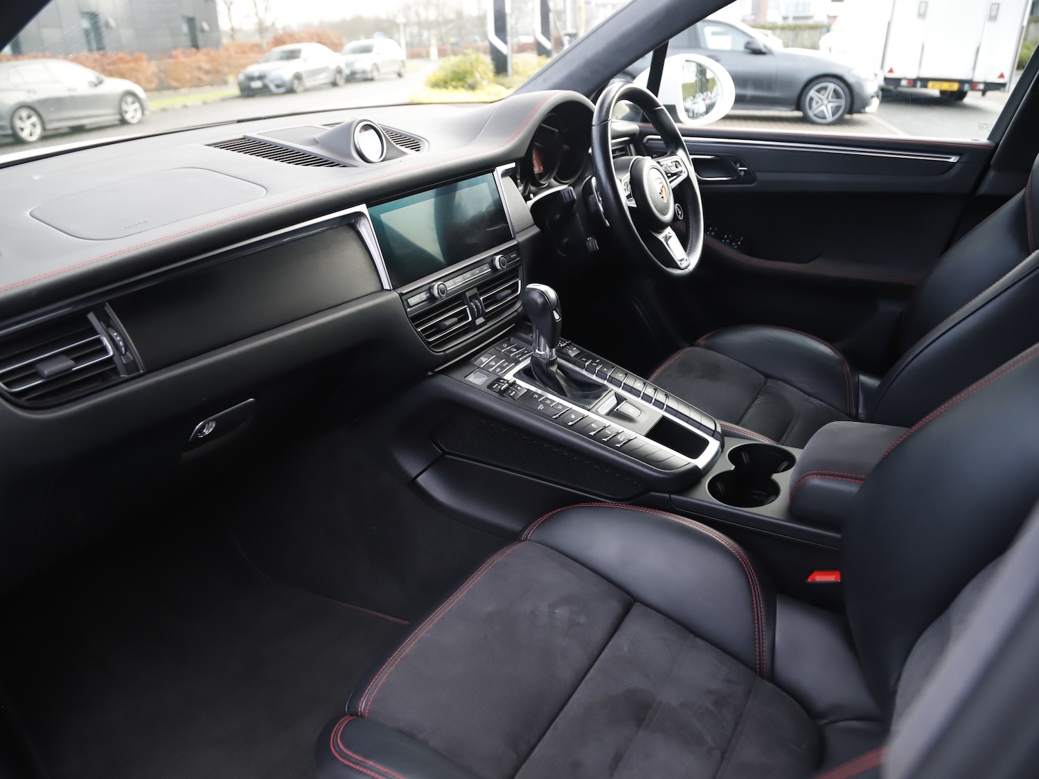 Used Porsche Macan 2021 for sale - 77249338: Photo 4