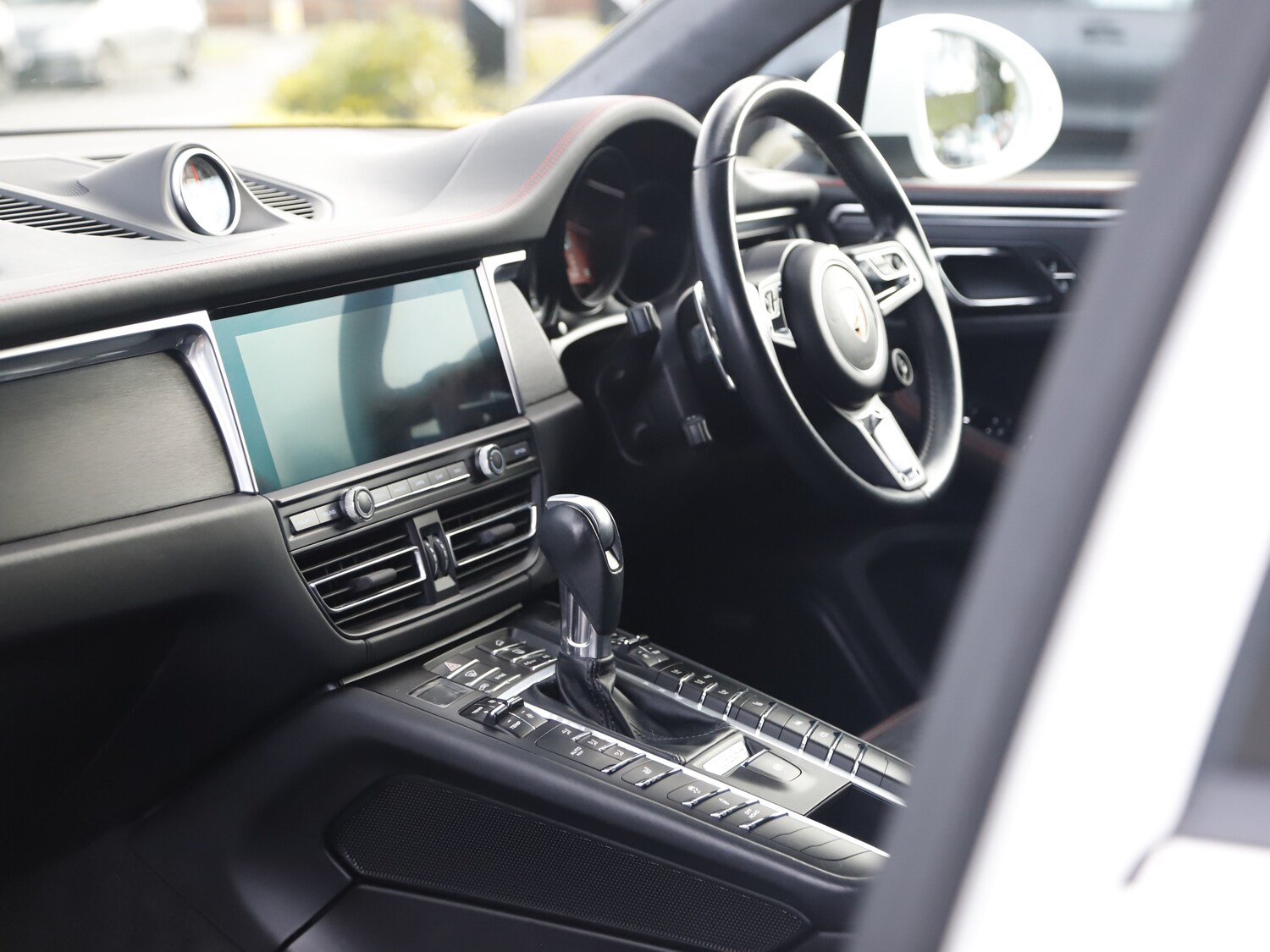 Used Porsche Macan 2021 for sale - 77249338: Photo 42