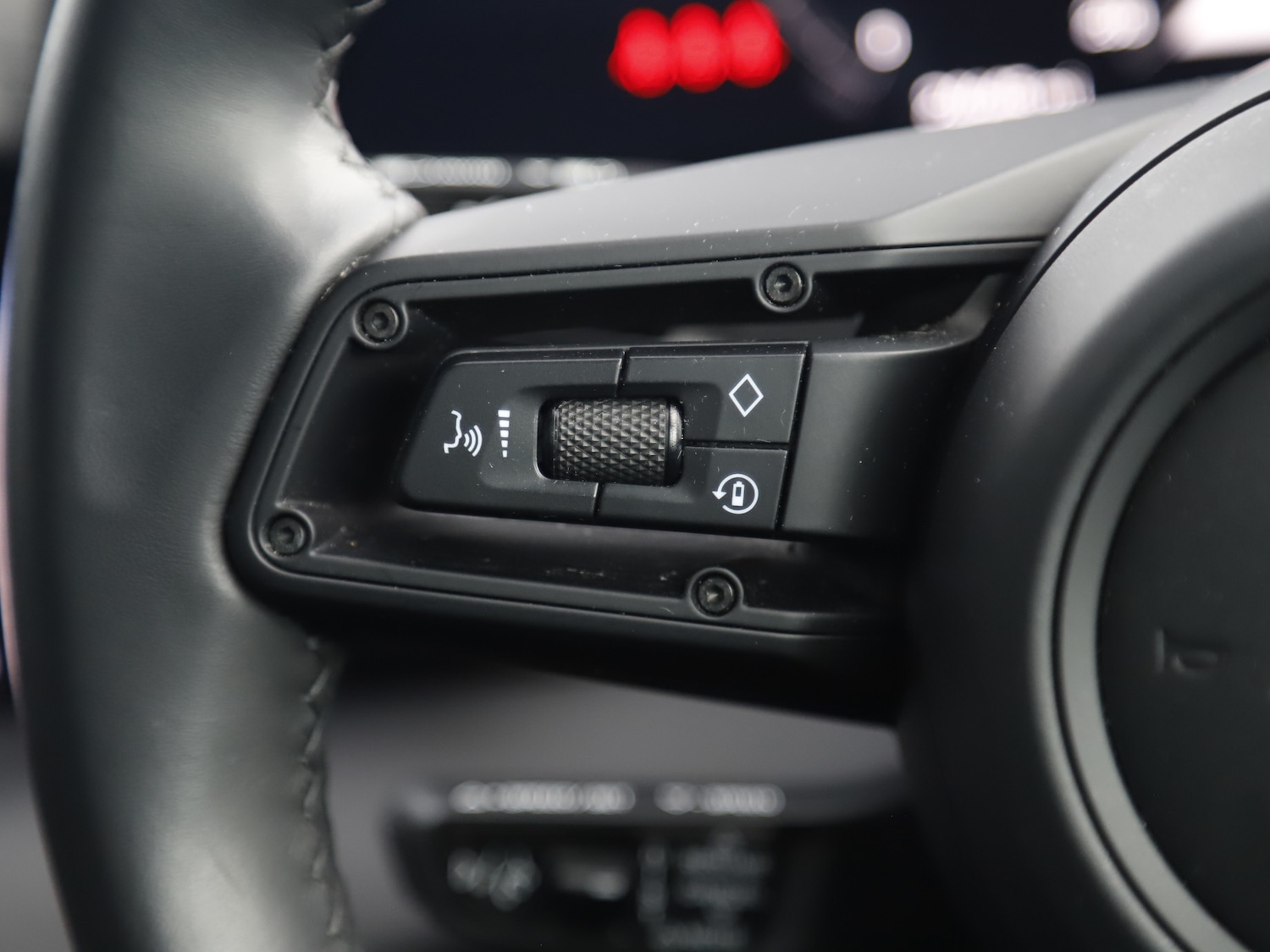 Used Porsche Taycan 2023 for sale - 77533745: Photo 17