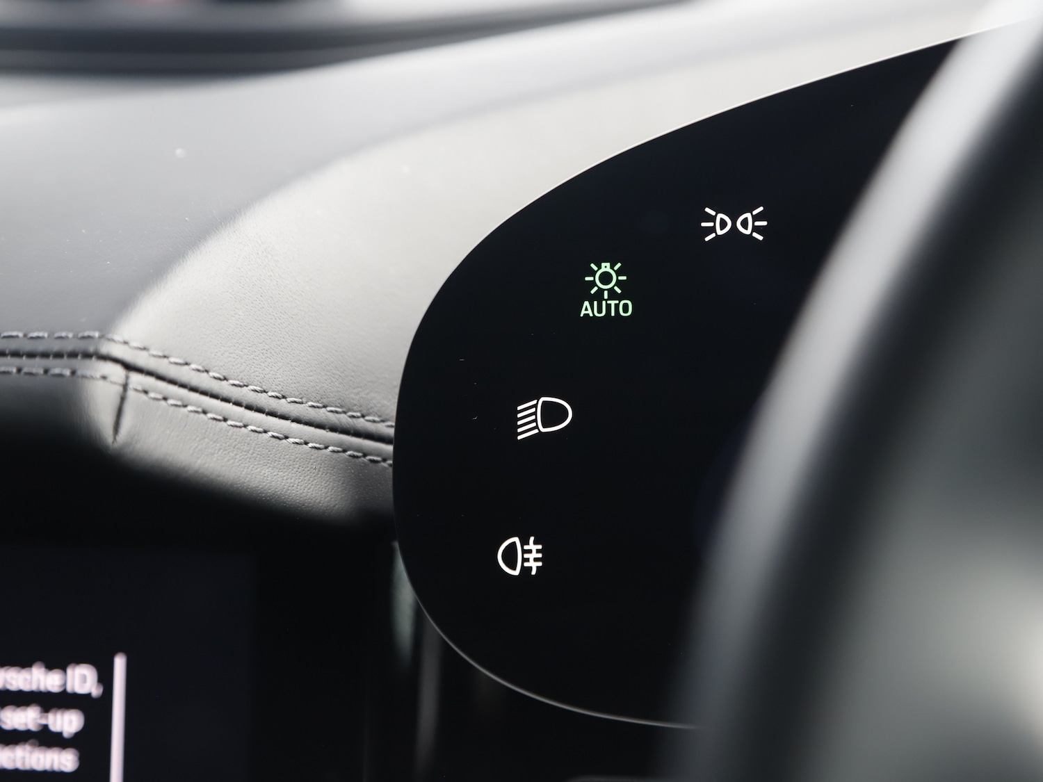 Used Porsche Taycan 2023 for sale - 77533745: Photo 24