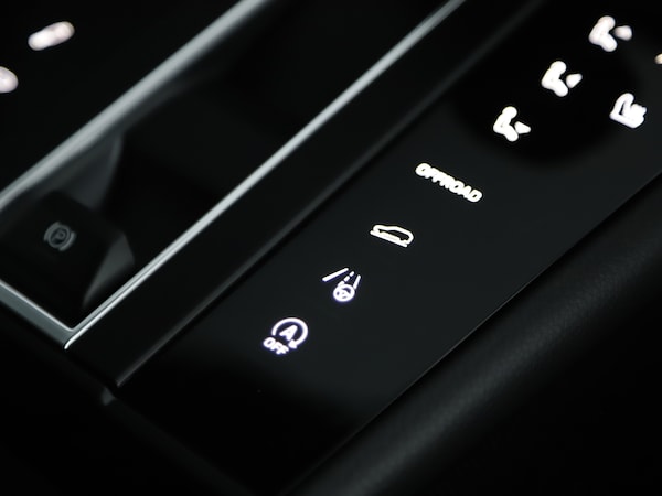 Used Porsche Macan 2025 for sale - 75474146: Photo 19