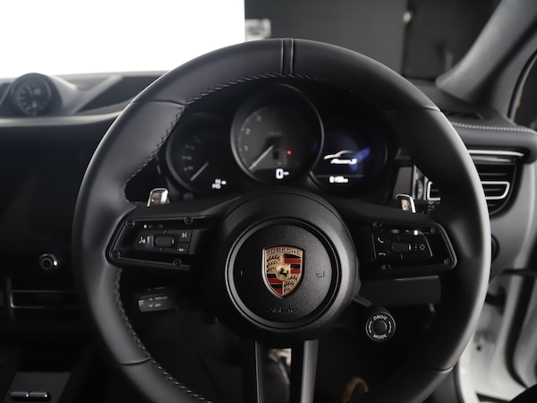 Used Porsche Macan 2025 for sale - 75474146: Photo 21