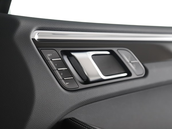 Used Porsche Macan 2025 for sale - 75474146: Photo 39