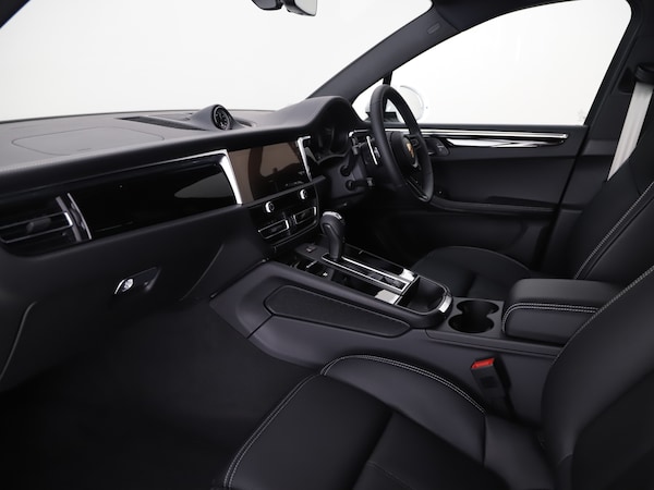 Used Porsche Macan 2025 for sale - 75474146: Photo 3